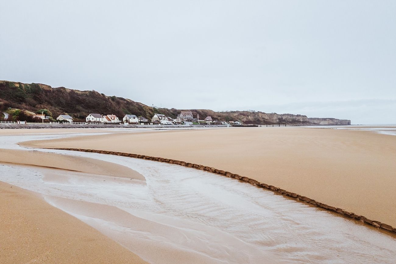 Ausflug mit Hund - Omaha Beach, Frankreich