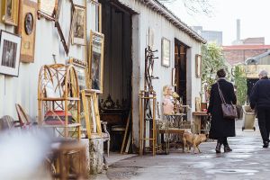 Mit Hund in Paris - Puces de Saint-Ouen